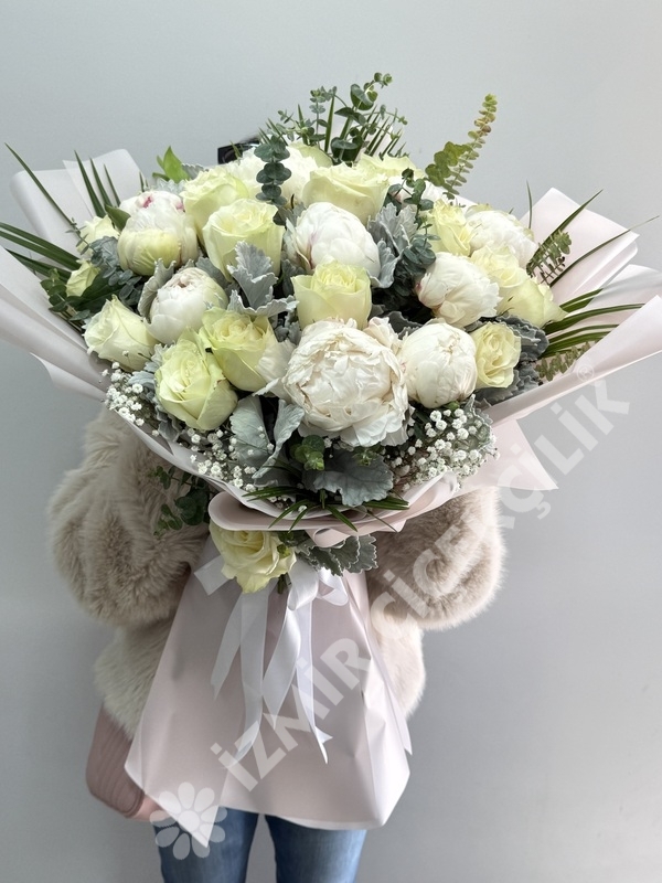 Beyaz Şakayık & Gül Buketi